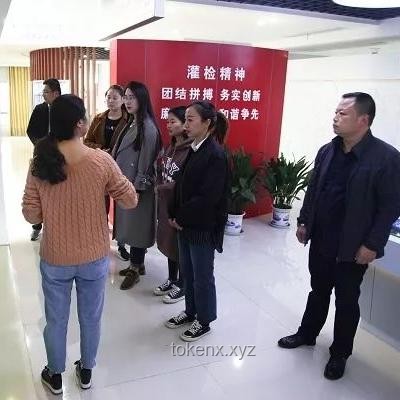 如何有效应对女孩拨打12309提出“我能换个爸爸吗”的问题